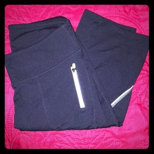 Fabletics Capri Workout Pant Black w/YellowDetails